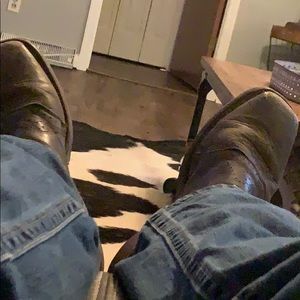 Meet your Posher, Dakota